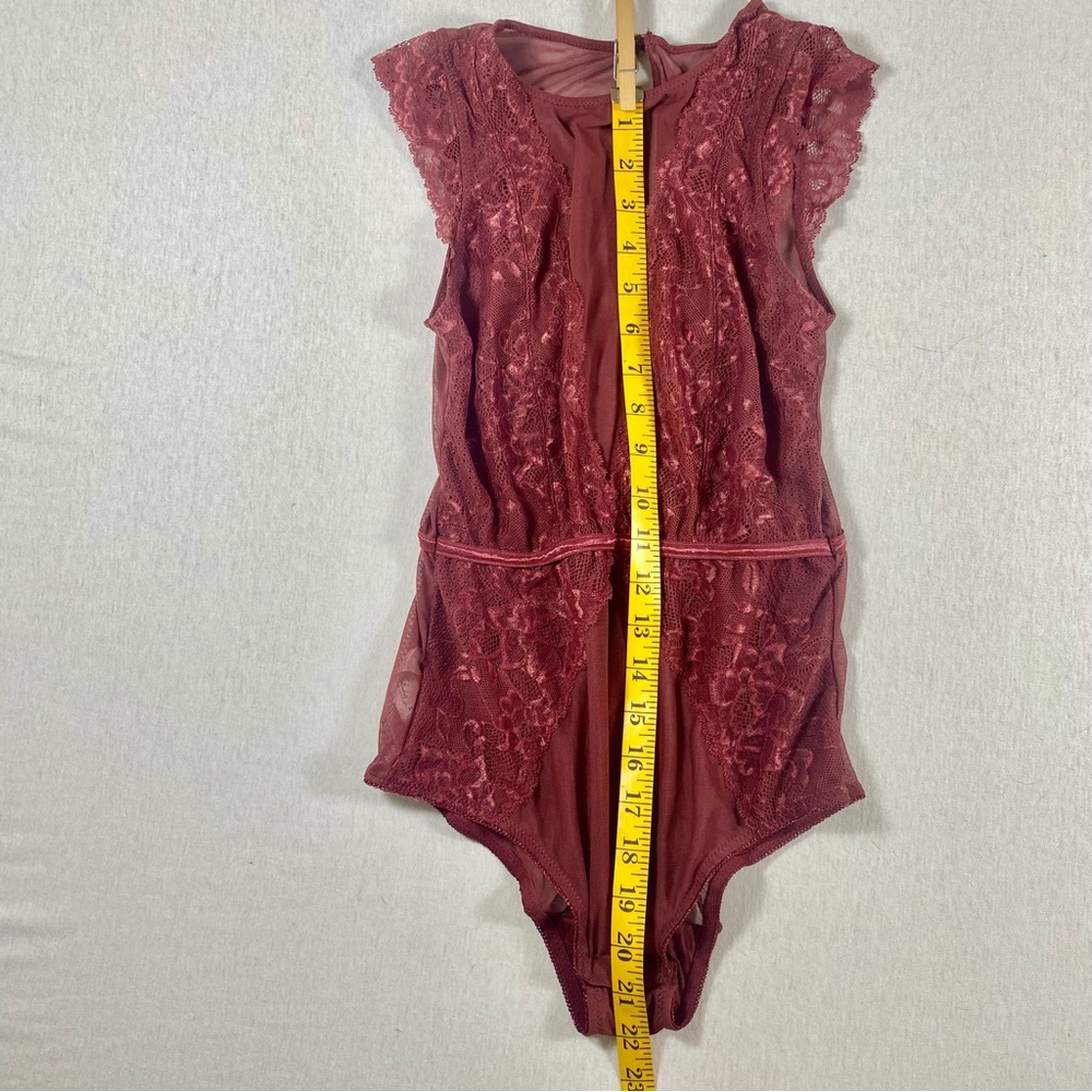 Marilyn Monroe Burgundy Cinnamon Sheer Lace One Piece Bodysuit M Floral Button - Picture 10 of 11